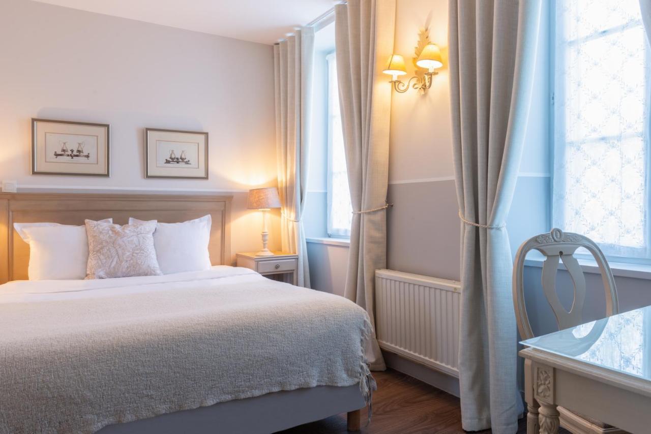 Hotel Traiteur Les Ormes, The Originals Relais Барневіль-Картере Екстер'єр фото